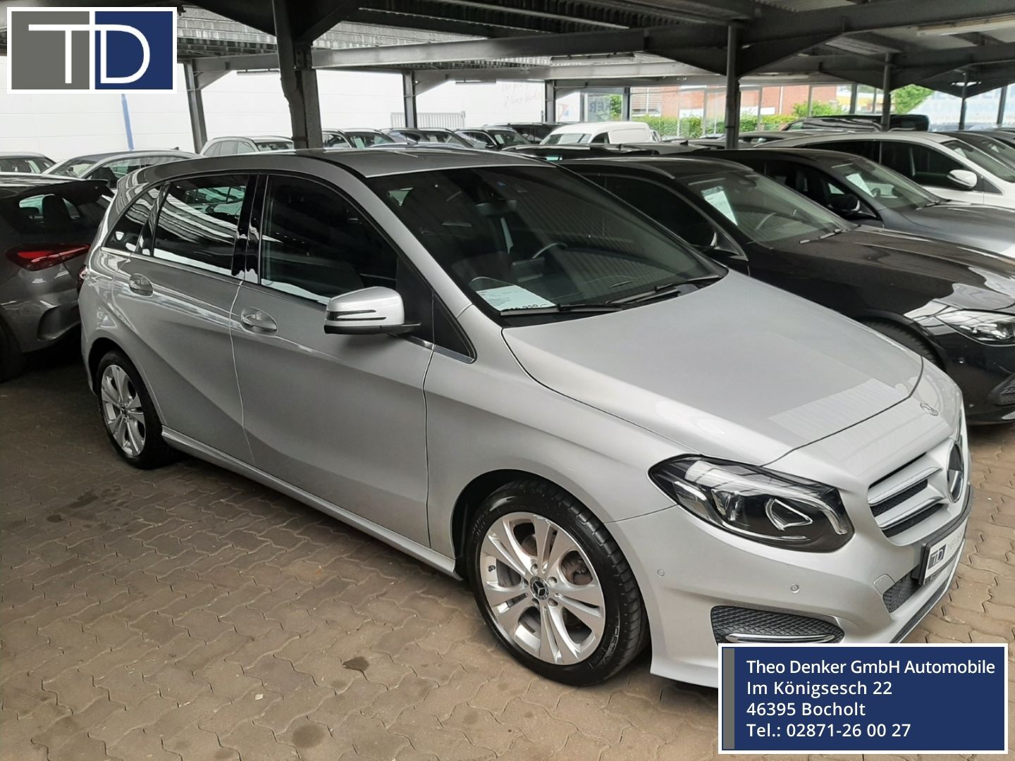 MERCEDES-BENZ B 180 Urban 7G DCT AHK Nav LED
