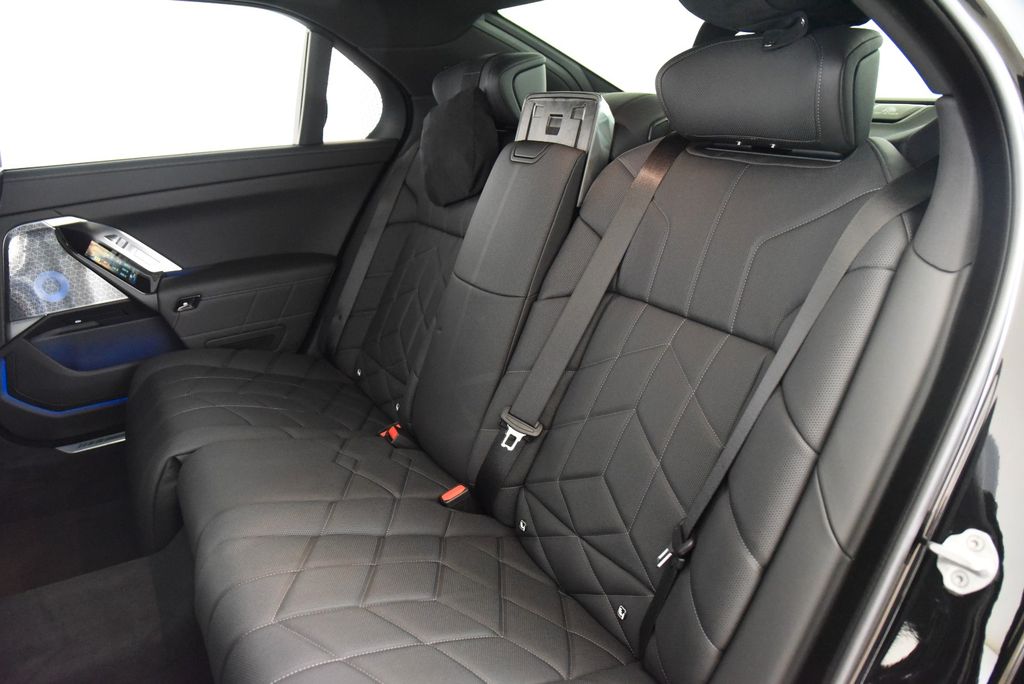 BMW 740