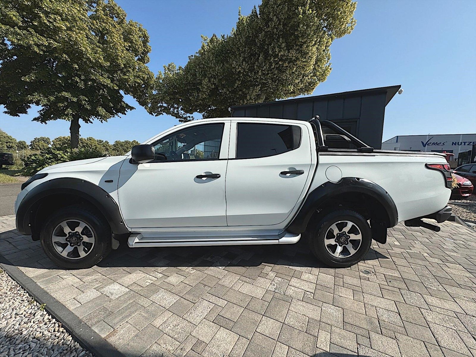 Fahrzeugabbildung Fiat Fullback 2.4 JTD Double Cab Offroad Cross DAB+