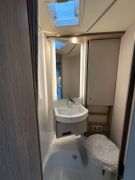 Bürstner Lineo T 700 - Queensbett