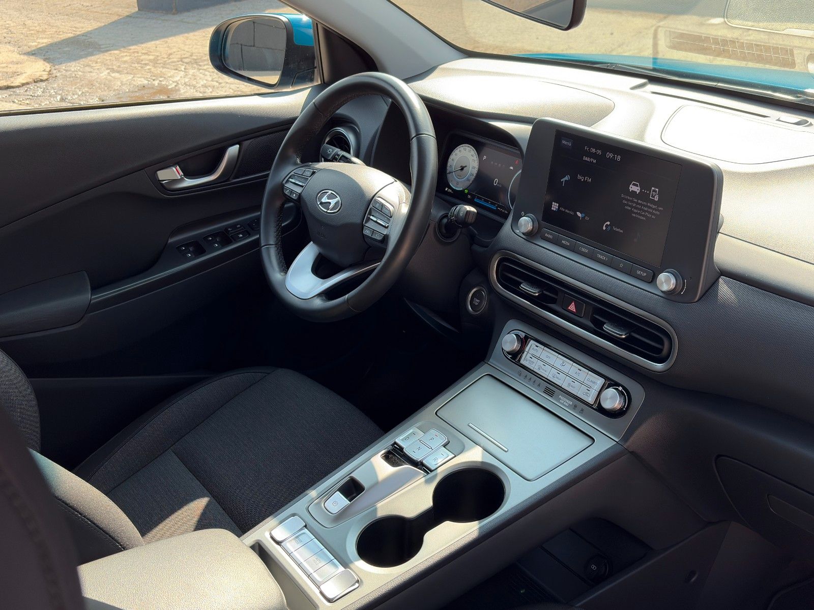 Fahrzeugabbildung Hyundai KONA E Basis 2WD LKAS CAM CarPlay DAB+ 17" 305km