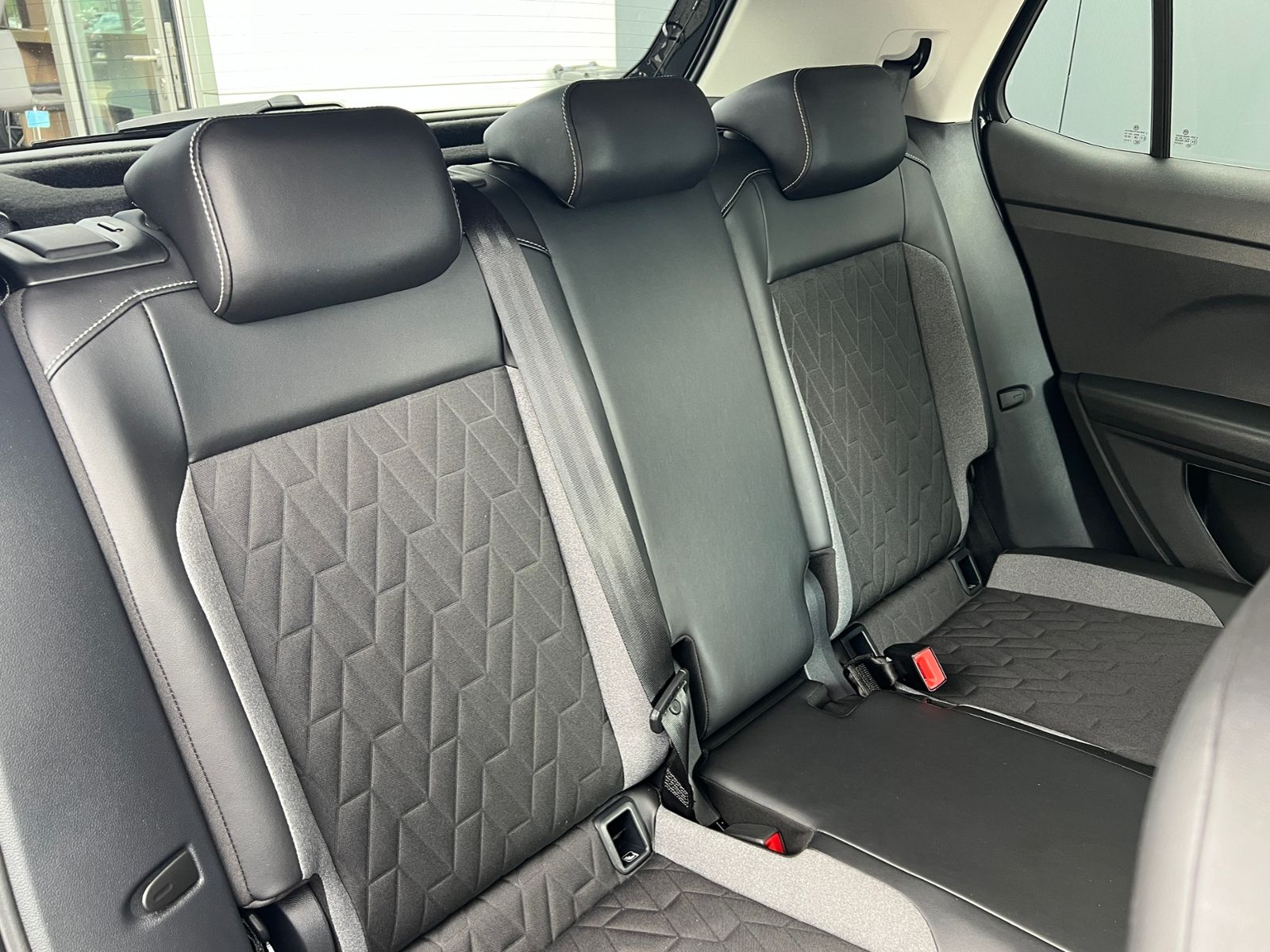 Fahrzeugabbildung Volkswagen T-Cross GOAL 1.0 TSI DSG *AHK, LED, App-Connect,