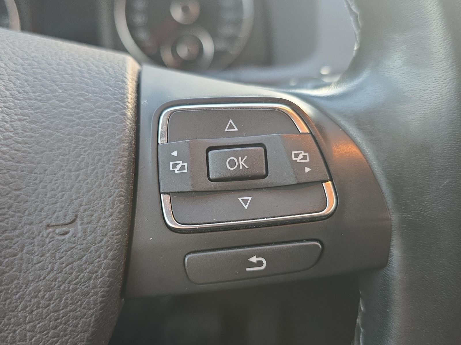 Fahrzeugabbildung Volkswagen Touran Life/DSG/Rückfahrkamera/Automatik/AHK