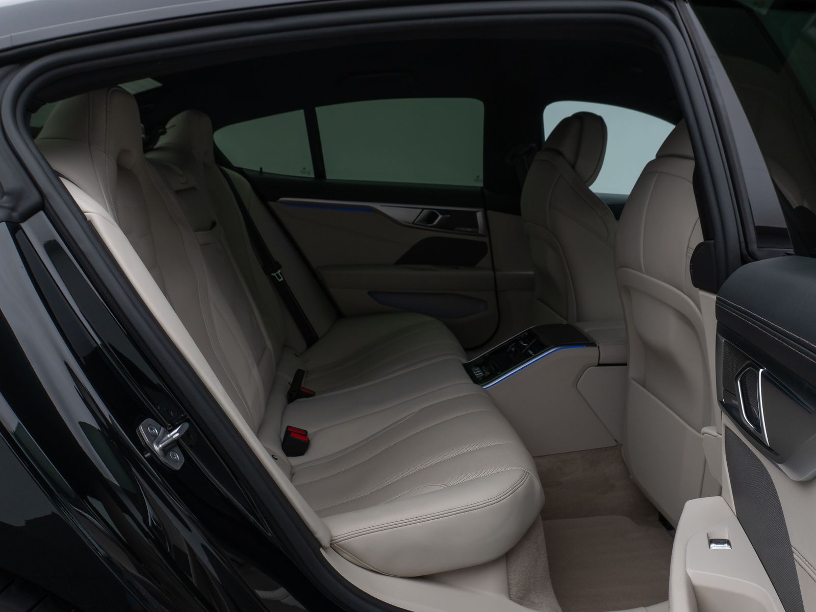 Fahrzeugabbildung BMW 840d xD Gran Coupè Laser 360° HUD SoftCl DisplKe