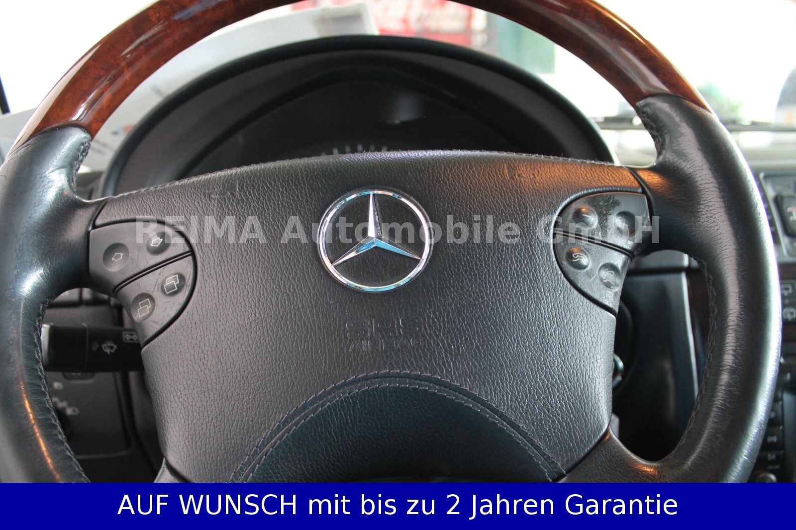 Fahrzeugabbildung Mercedes-Benz G 400 CDI AWD, Schiebedach, Navi, Leder