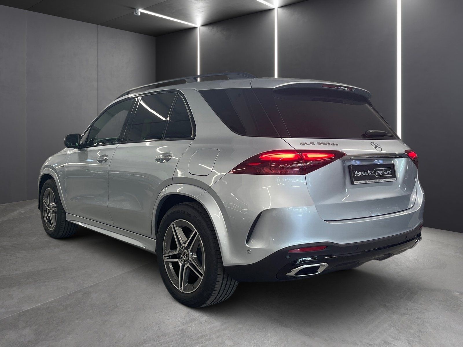 Fahrzeugabbildung Mercedes-Benz GLE 350 de 4M AMG*Distroni*360*Airmatic*AHK*Pano