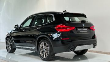 Fahrzeugabbildung BMW X3 xD20d xLine Alarm Panorama DisplKey M Sport