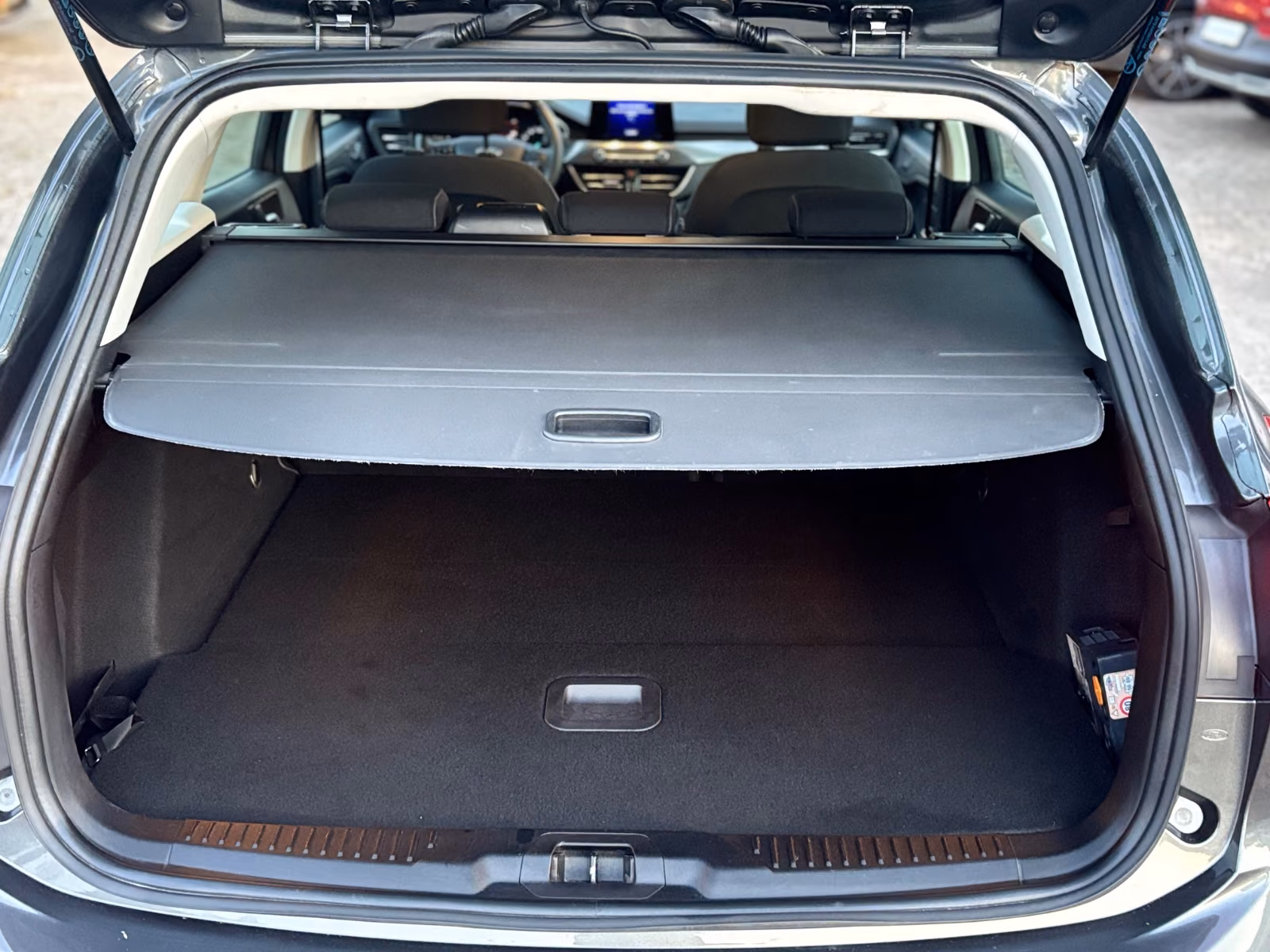 Ford Focus Turn. *Titanium*1.Hand*AHK*TÜV NEU!!
