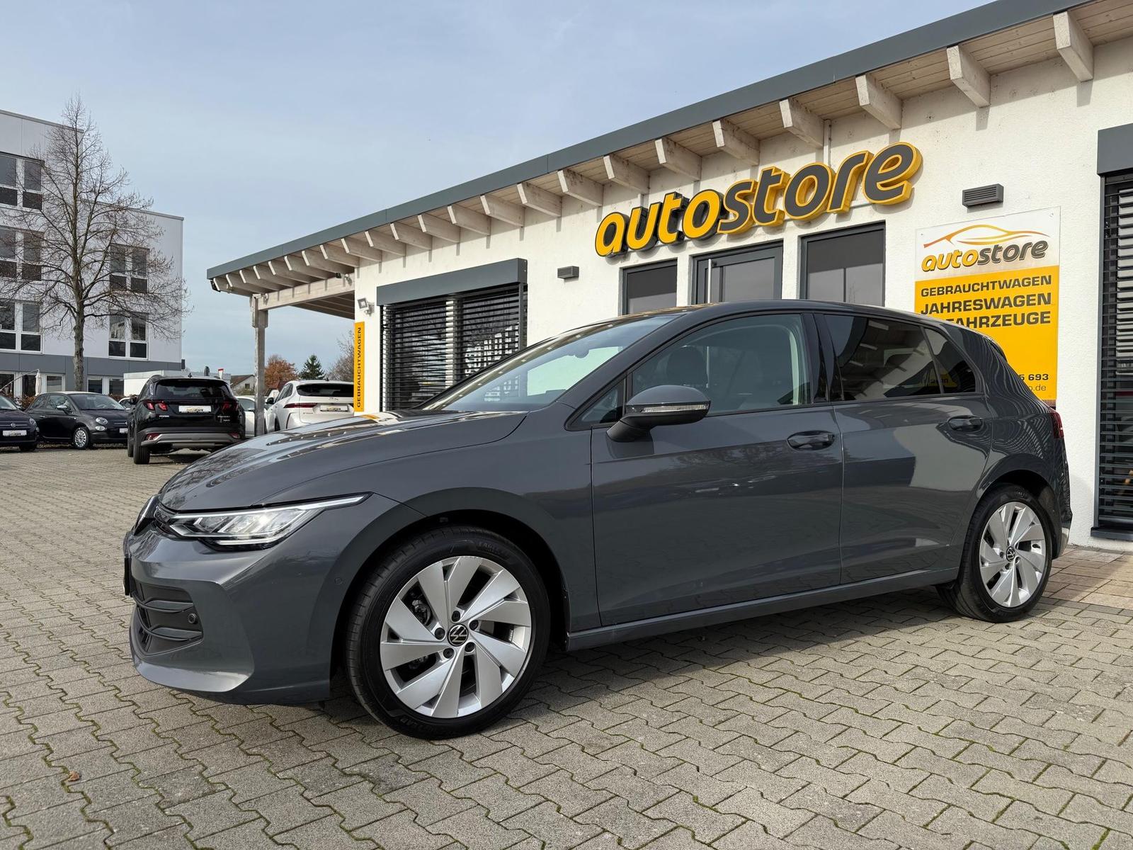 Volkswagen Golf VIII 2.0 TDI Life Automatik *Kamera