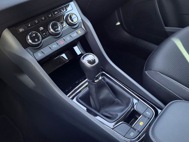Karoq 1.0 TSI Tour AHK ParkPilot Navi Kamera