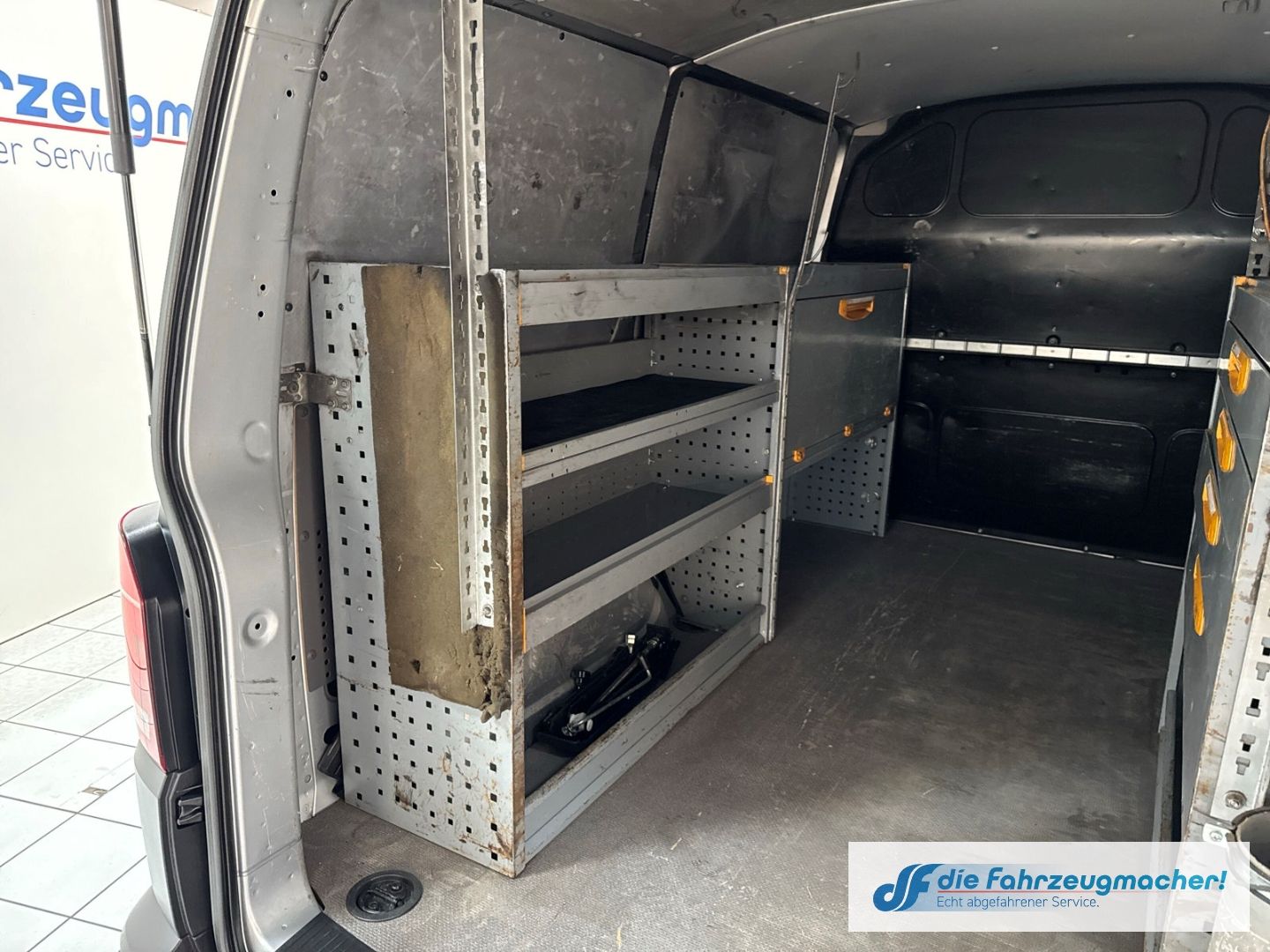 Fahrzeugabbildung Volkswagen T6.1 Transporter Kasten FWD Navi LED ACC Apple C