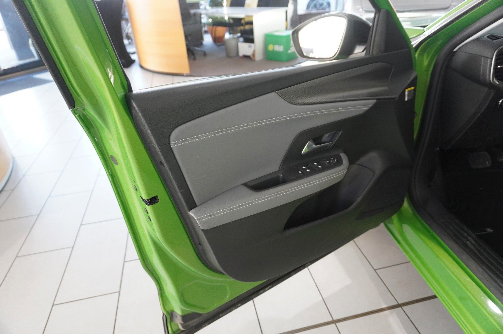 Fahrzeugabbildung Opel Mokka-e ELEGANCE 3-PHASIG NAVI/LED/KAMERA/DAB+