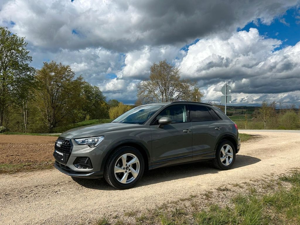 Image of Audi Q3