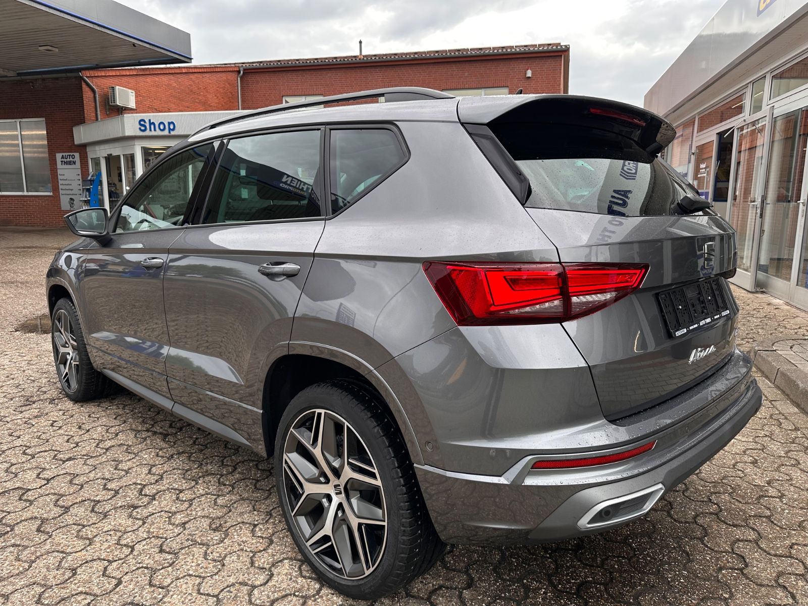 Fahrzeugabbildung SEAT Ateca FR 2.0 TDI DSG Pano/AHK/Navi/LED/ACC
