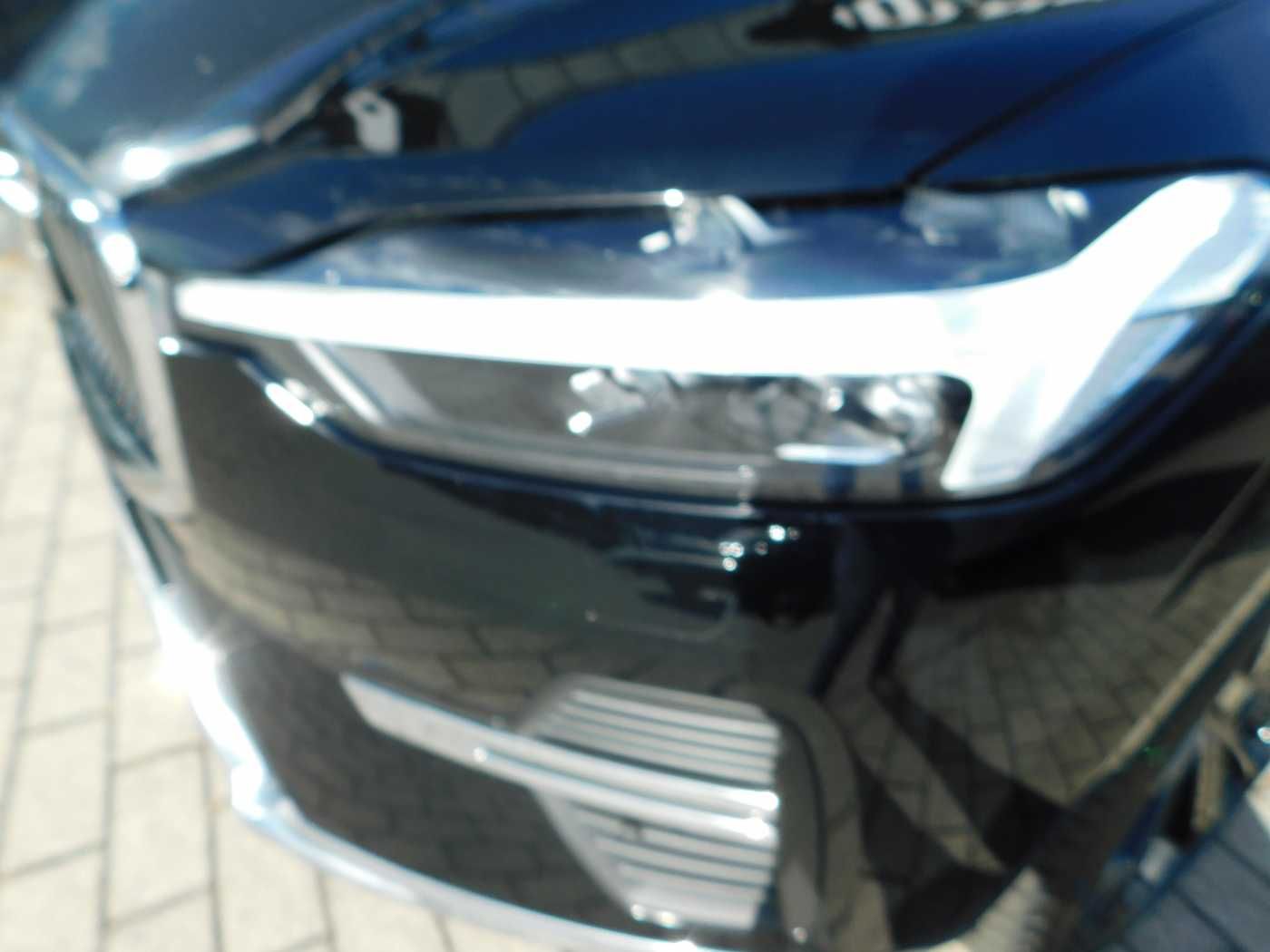 Fahrzeugabbildung Volvo XC60 T6 AWD Recharge Core