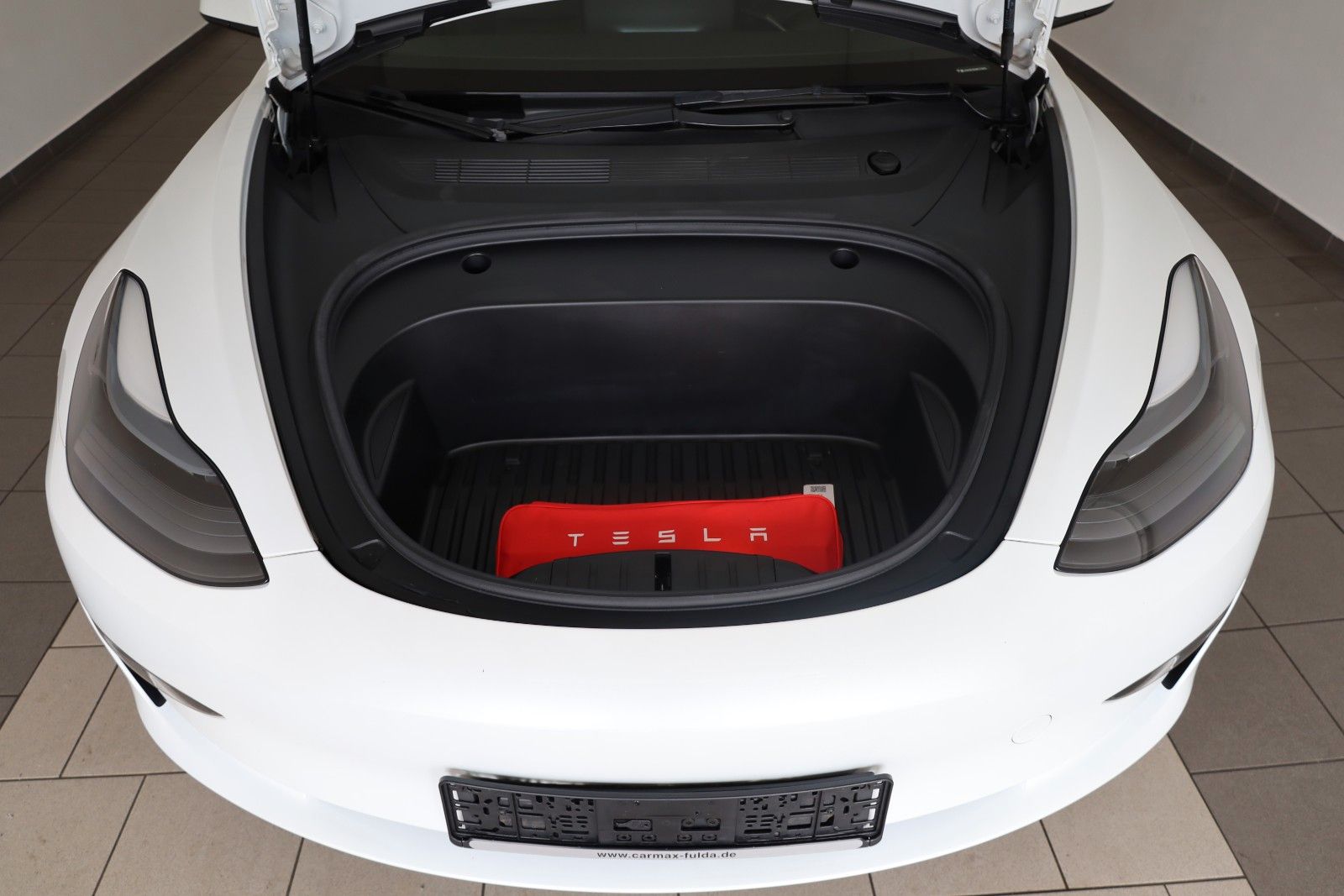 Fahrzeugabbildung Tesla Model 3 Long Range Dual AWD Leder,Navi,LED,Panor