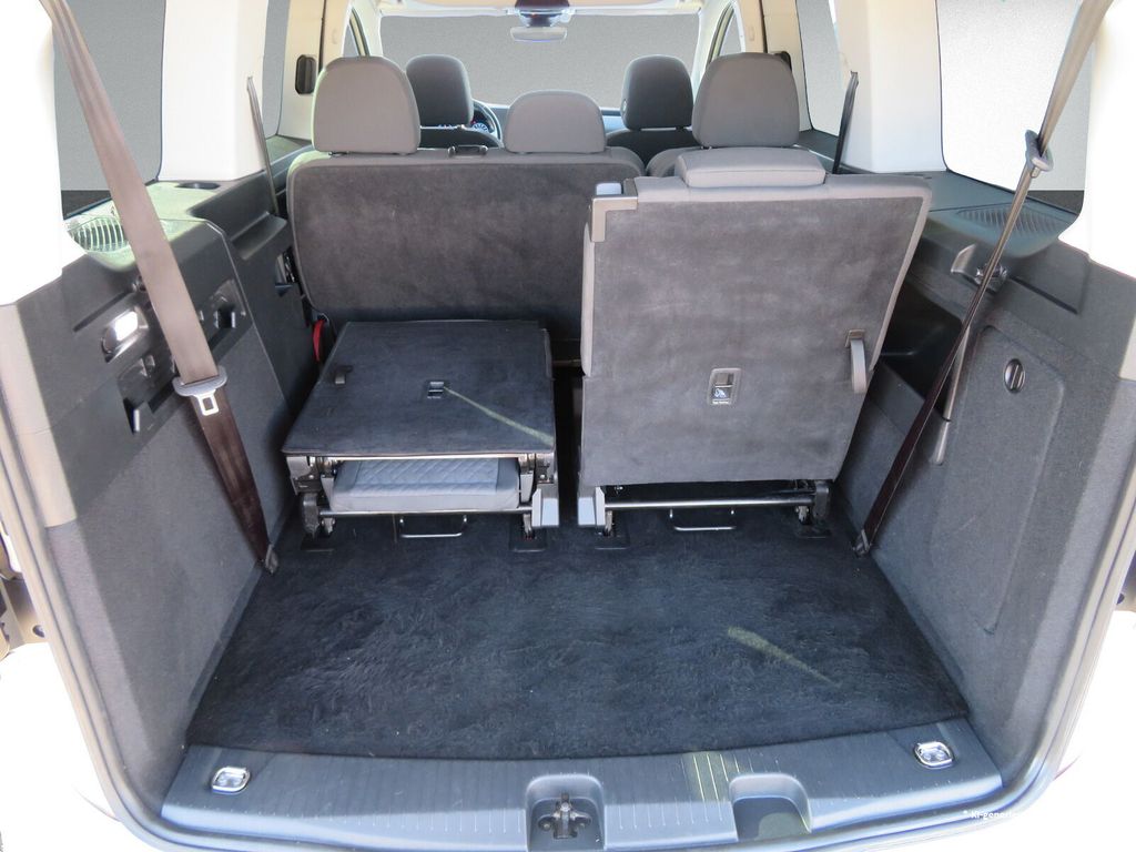 VW Caddy Maxi 2.0 TDI Life Taxi LED Navi ParkAssist VW Caddy Maxi 2.0 TDI Life Taxi LED Navi ParkAssist