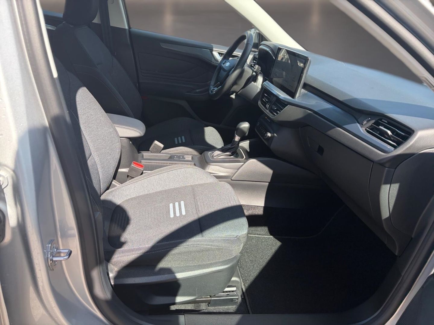 Fahrzeugabbildung Ford Focus Lim. Active, AT,AHK,Winterpaket,Navi