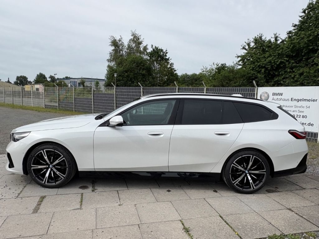 BMW 520 i Touring StandHZG AHK ParkAssisProf Har Kar foto 2