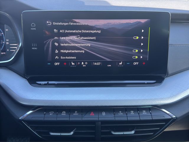 Octavia Combi 2.0 TDI DPF Tour DSG NAVI ACC LED