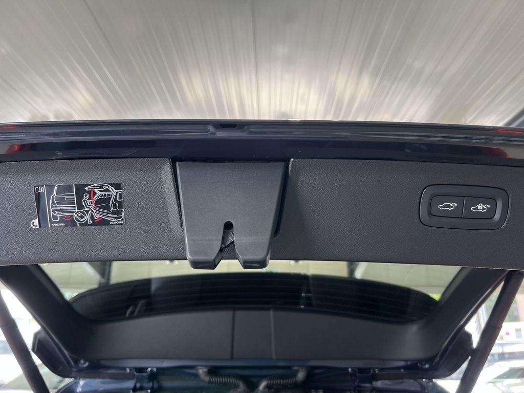 Volvo XC90 T8 Plus Bright Recharge AWD FourC AHK B&W