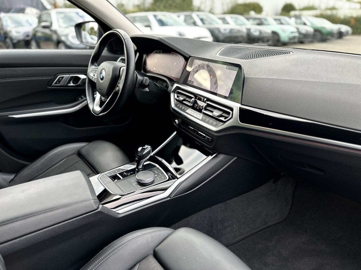 BMW 318d Touring Advantage HiFi DAB WLAN Standhzg.