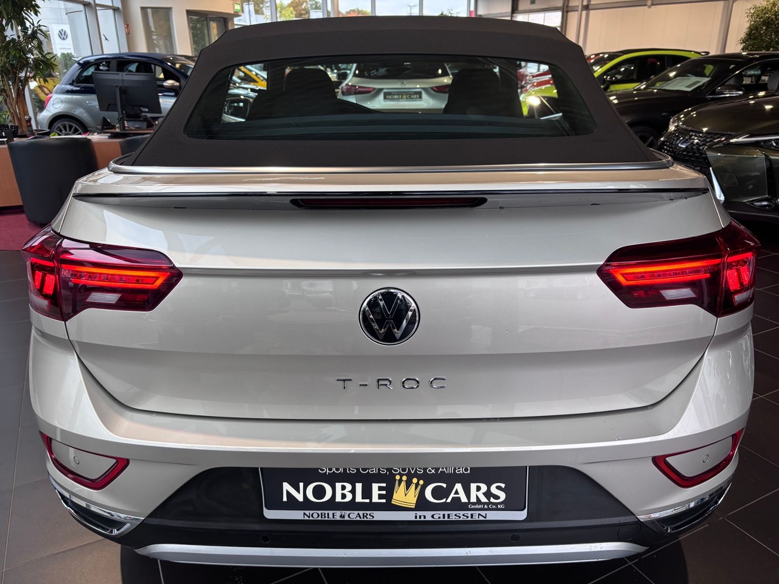 Fahrzeugabbildung Volkswagen T-Roc Cabriolet Move RFK LED NAVI ALU