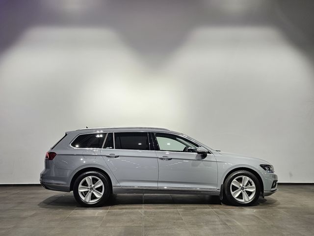 Volkswagen Passat 4Motion Sport Led Navi Leder AHK Kamera foto 7