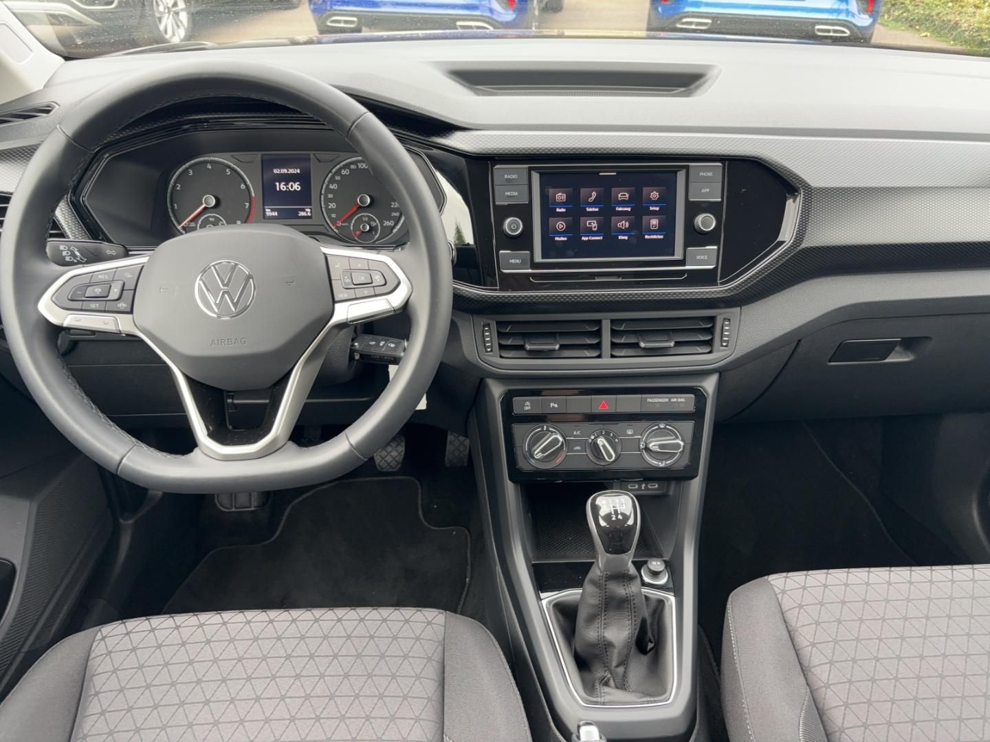 Fahrzeugabbildung Volkswagen T-Cross Life 1,0l TSI, Life, ACC, Klima, Lane As