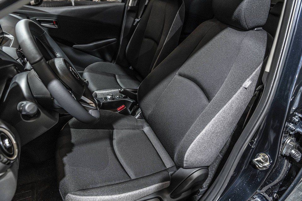 Fahrzeugabbildung Mazda 2 1.5i 90PS CENTER CONV