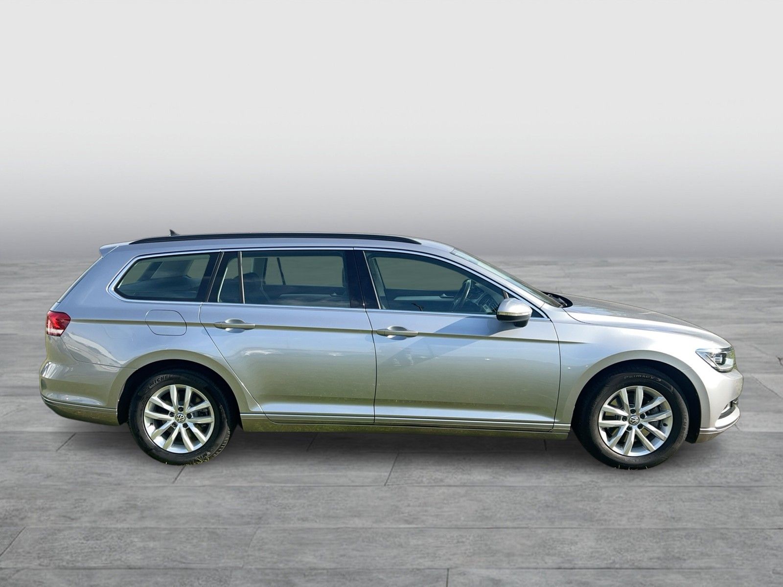Fahrzeugabbildung Volkswagen Passat Variant TSI Comfortline BMT LED Navi ACC