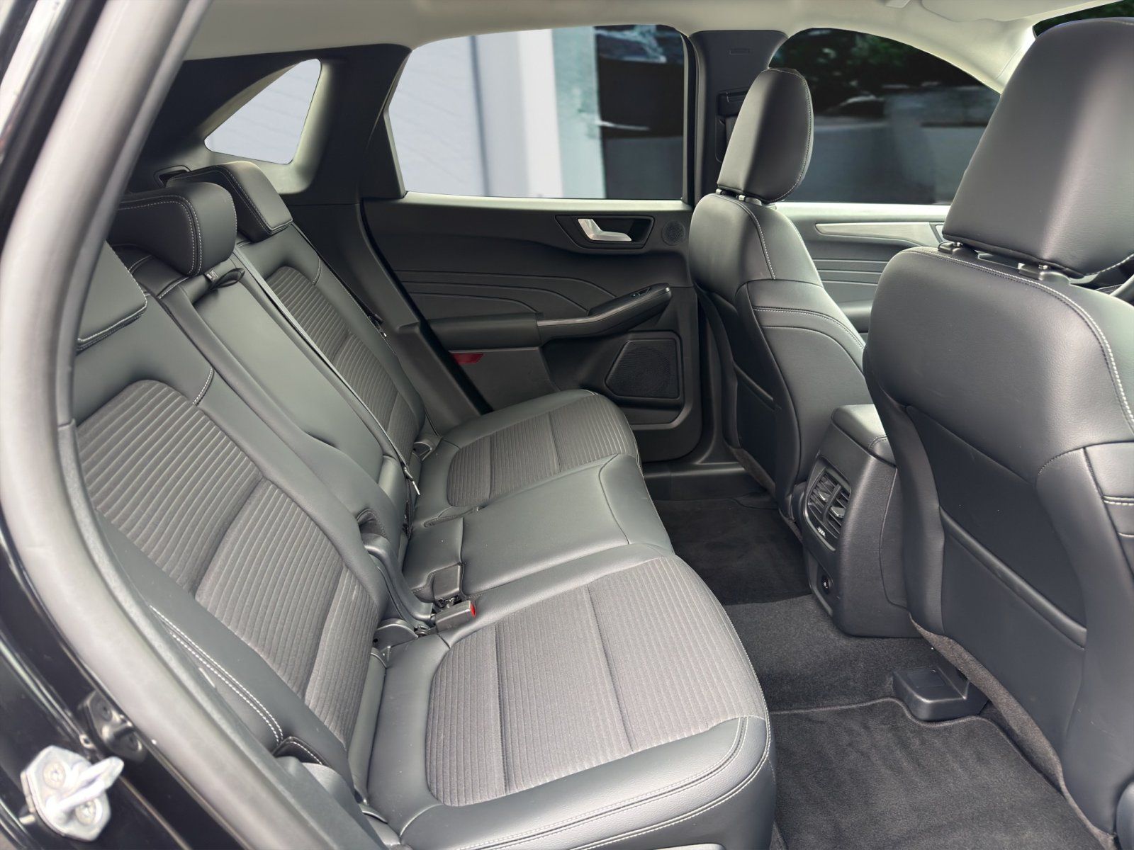 Fahrzeugabbildung Ford Kuga Hybrid Titanium X