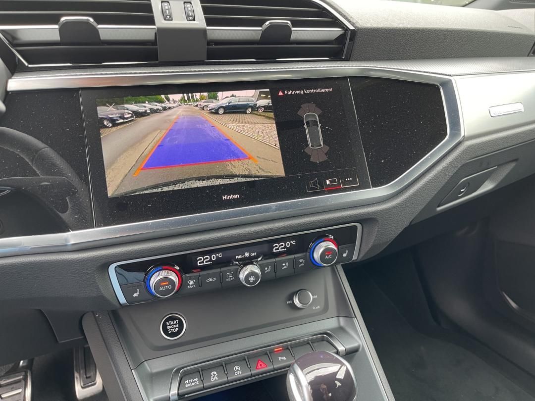 Fahrzeugabbildung Audi Q3 35 1.5 TFSI S-Line Kamera,LED,Navi,SHZ,ACC,LM
