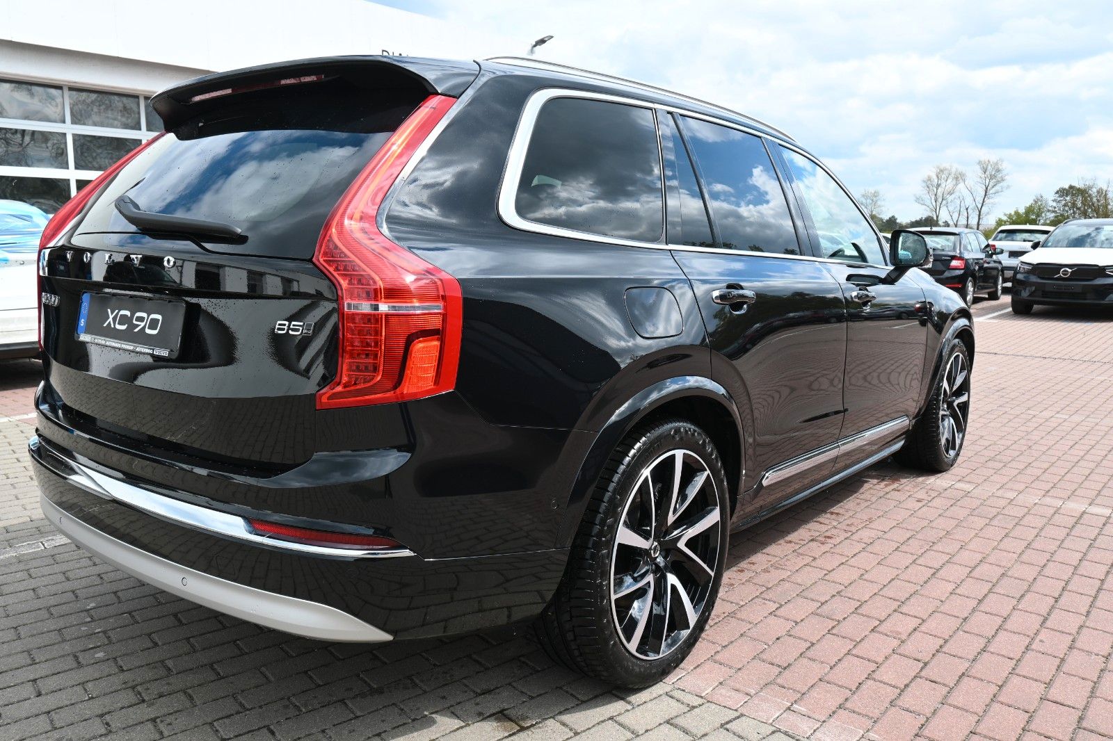Fahrzeugabbildung Volvo XC90 B5D AWD Inscription*LUFT*STDHZG*360*AHK*ACC