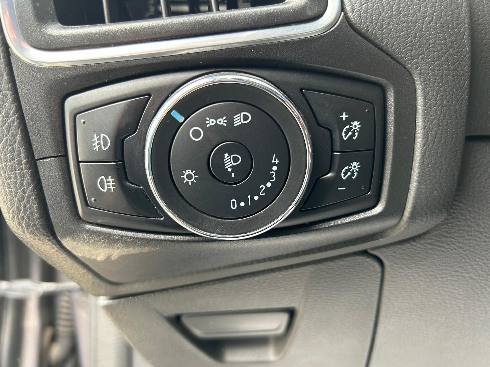Fahrzeugabbildung Ford Focus Turnier°Champions Edition°Navi°Shz°