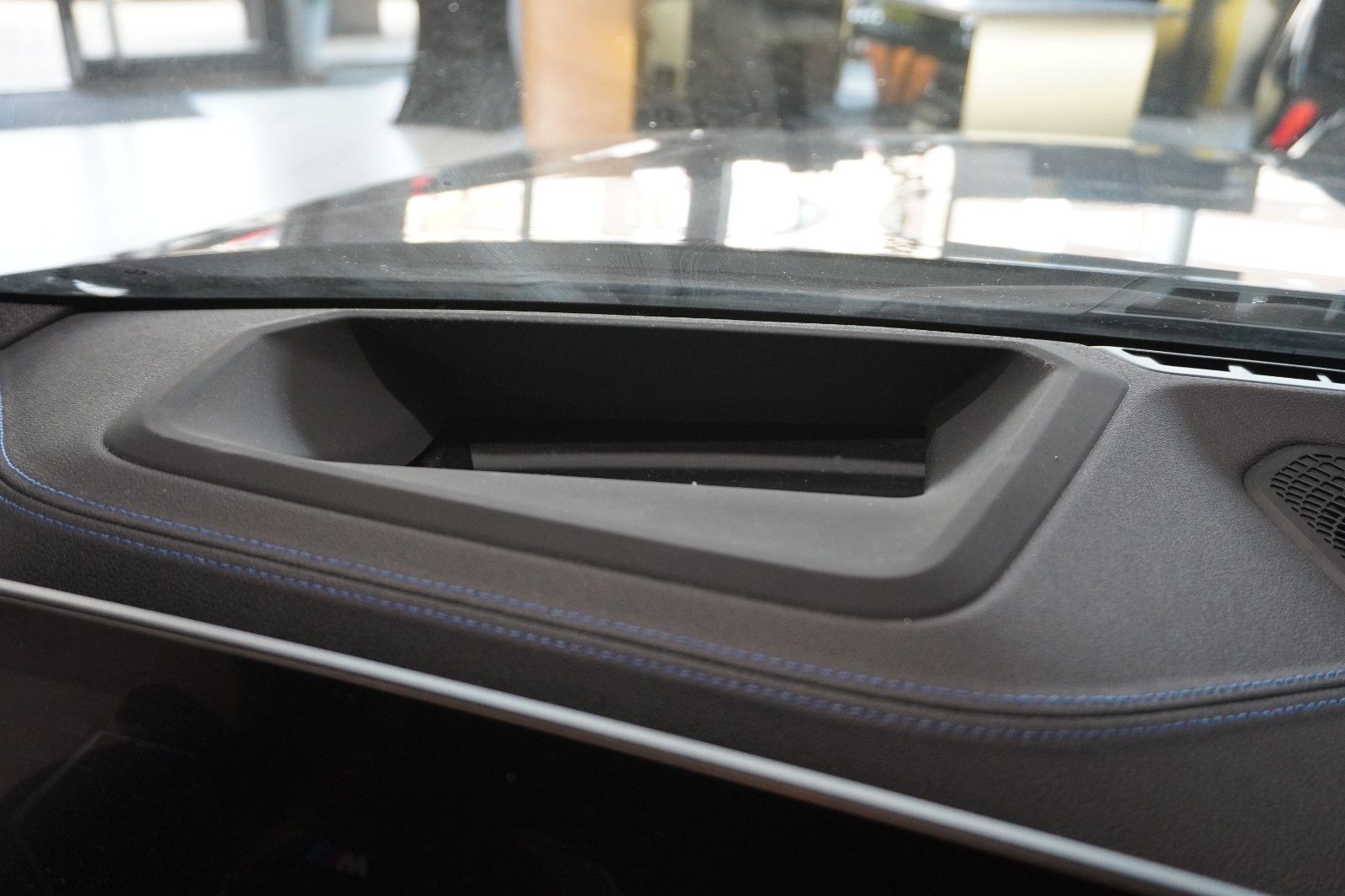 Fahrzeugabbildung BMW i4 Gran Coupe 40 eDrive M-SPORT NAVI/LED/360°/SH