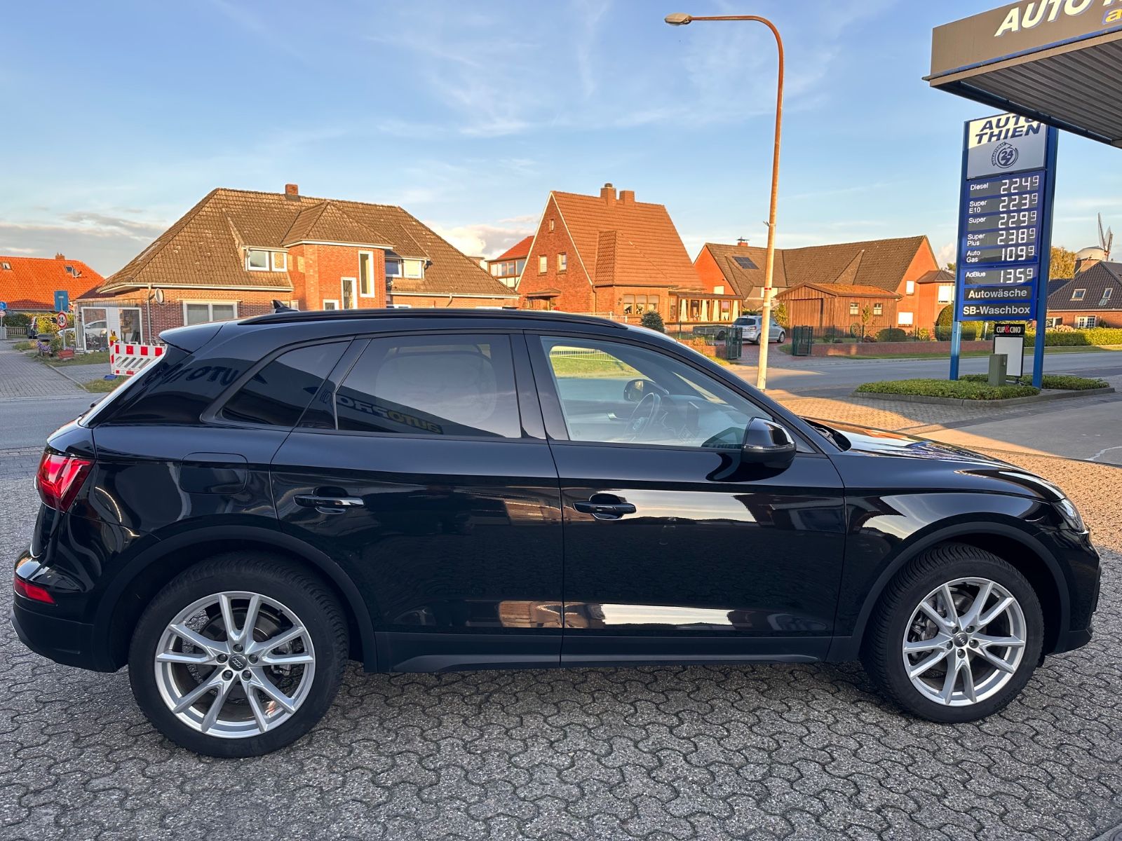 Fahrzeugabbildung Audi Q5 40 TDI quattro S line AHK/ACC/Navi/APP/LED