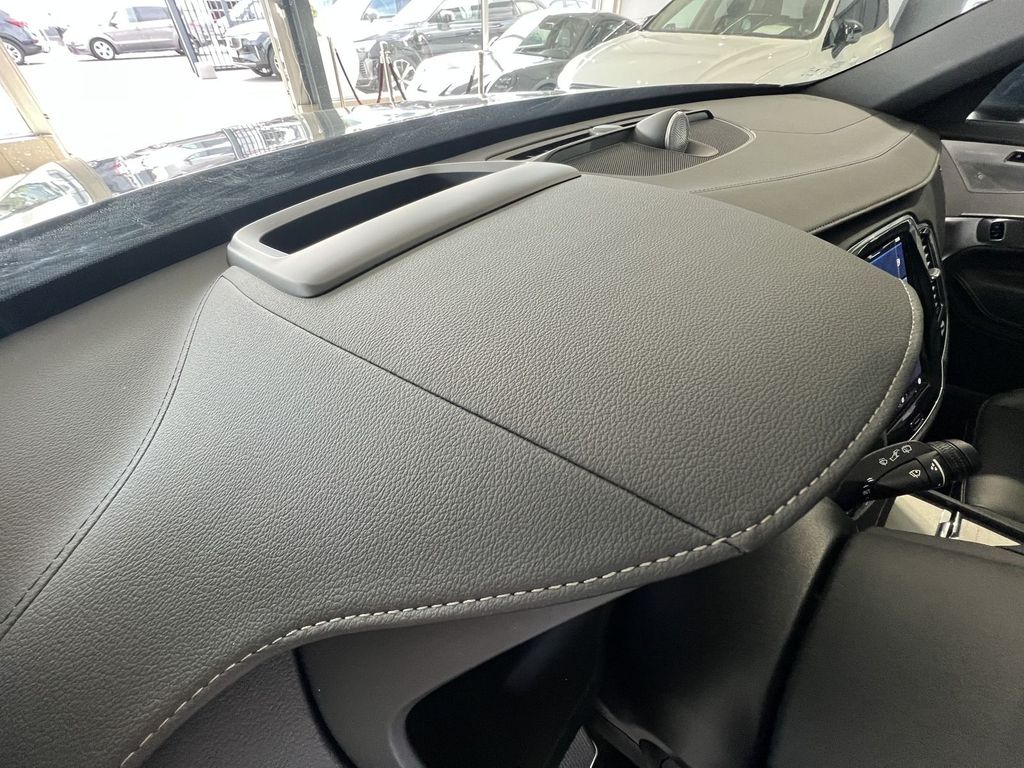 Volvo XC90 T8 Plus Bright Recharge AWD FourC AHK B&W