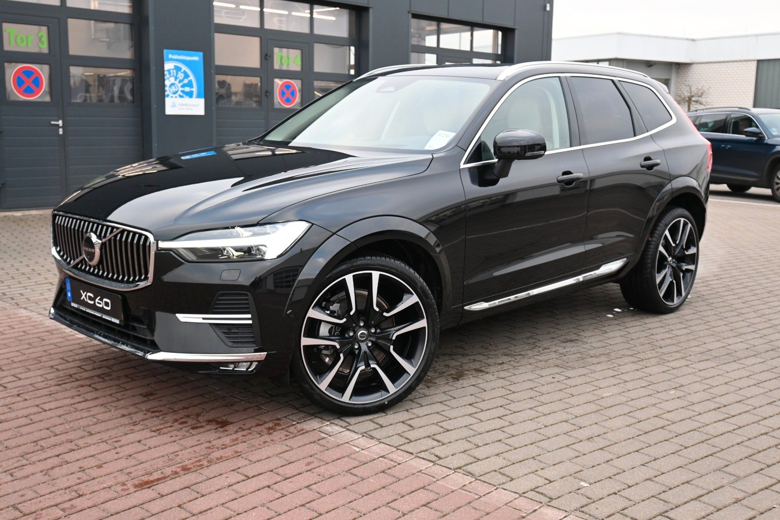 Fahrzeugabbildung Volvo XC60 B5 D AWD Ultimate Bright*STDHZG*360°*LUFT*