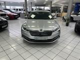 Skoda Superb 2.0 TDI STYLE*STHZG*CANTON*KAMERA*KEYLESS - Skoda Superb mit Diesel-Antrieb: Limousine, Automatik