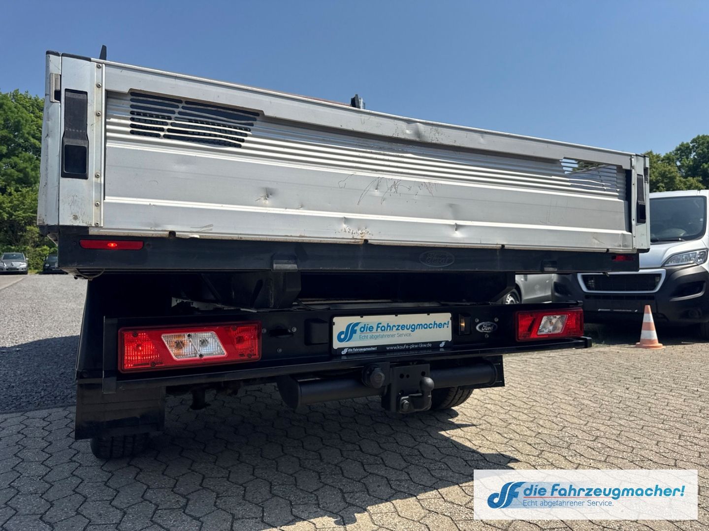 Fahrzeugabbildung Ford Transit Pritsche 310 L2 Doppelkabine AHK Tel.-Vo