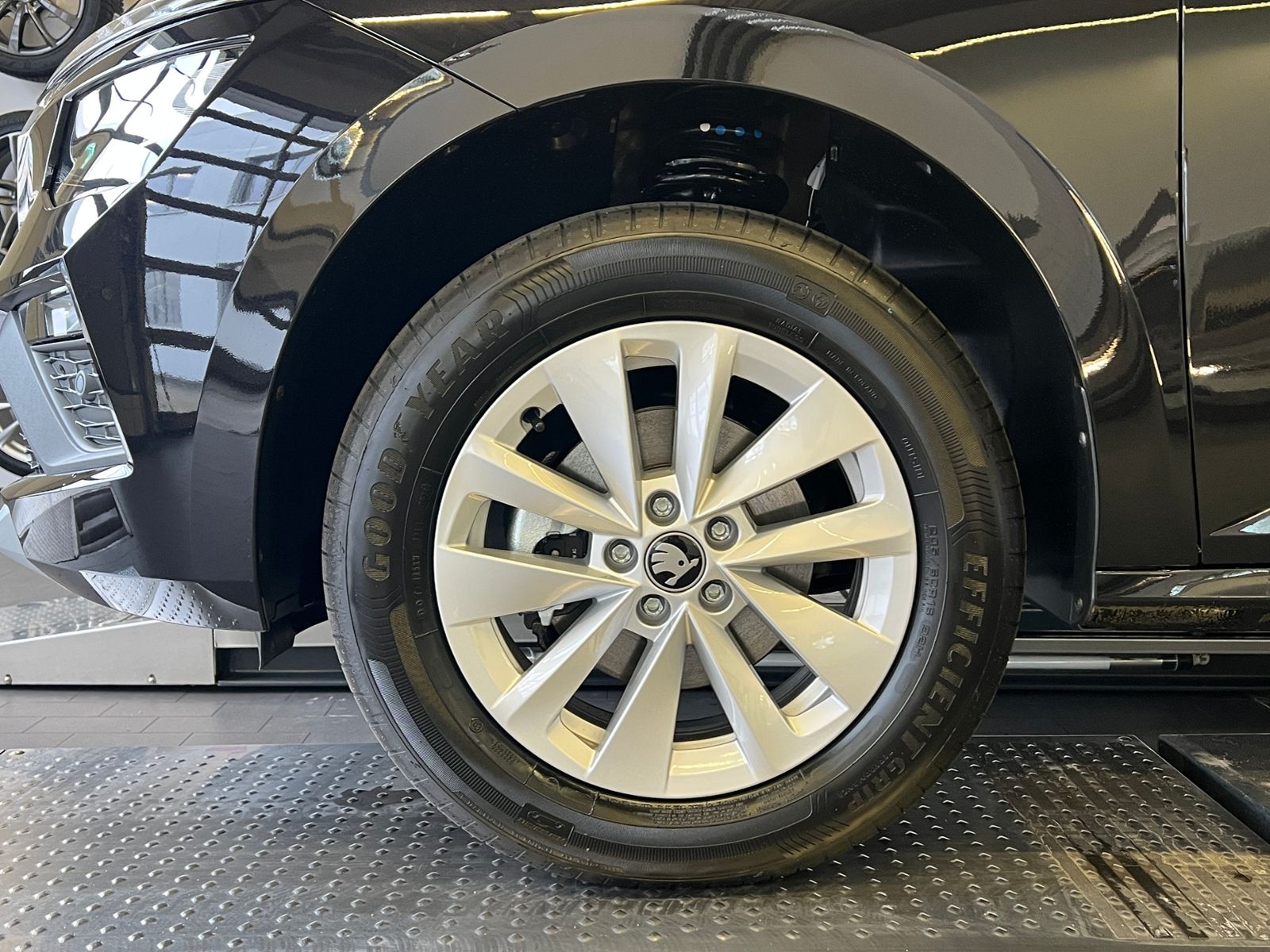 Fahrzeugabbildung SKODA Kamiq Selection 1.0 TSI DSG *AHK, LED, Komfortpa