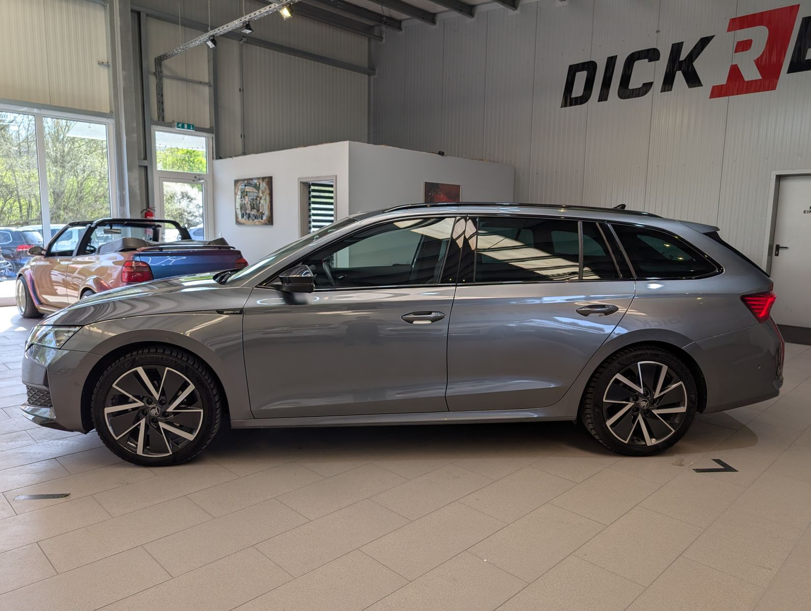 Fahrzeugabbildung SKODA Octavia 2.0 TDI DSG Sportline Matrix 5J-Garantie