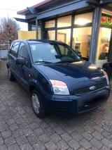 Ford Eine sehr geflecktes Auto Ford Fusion 2011... - Ford Fusion: Se