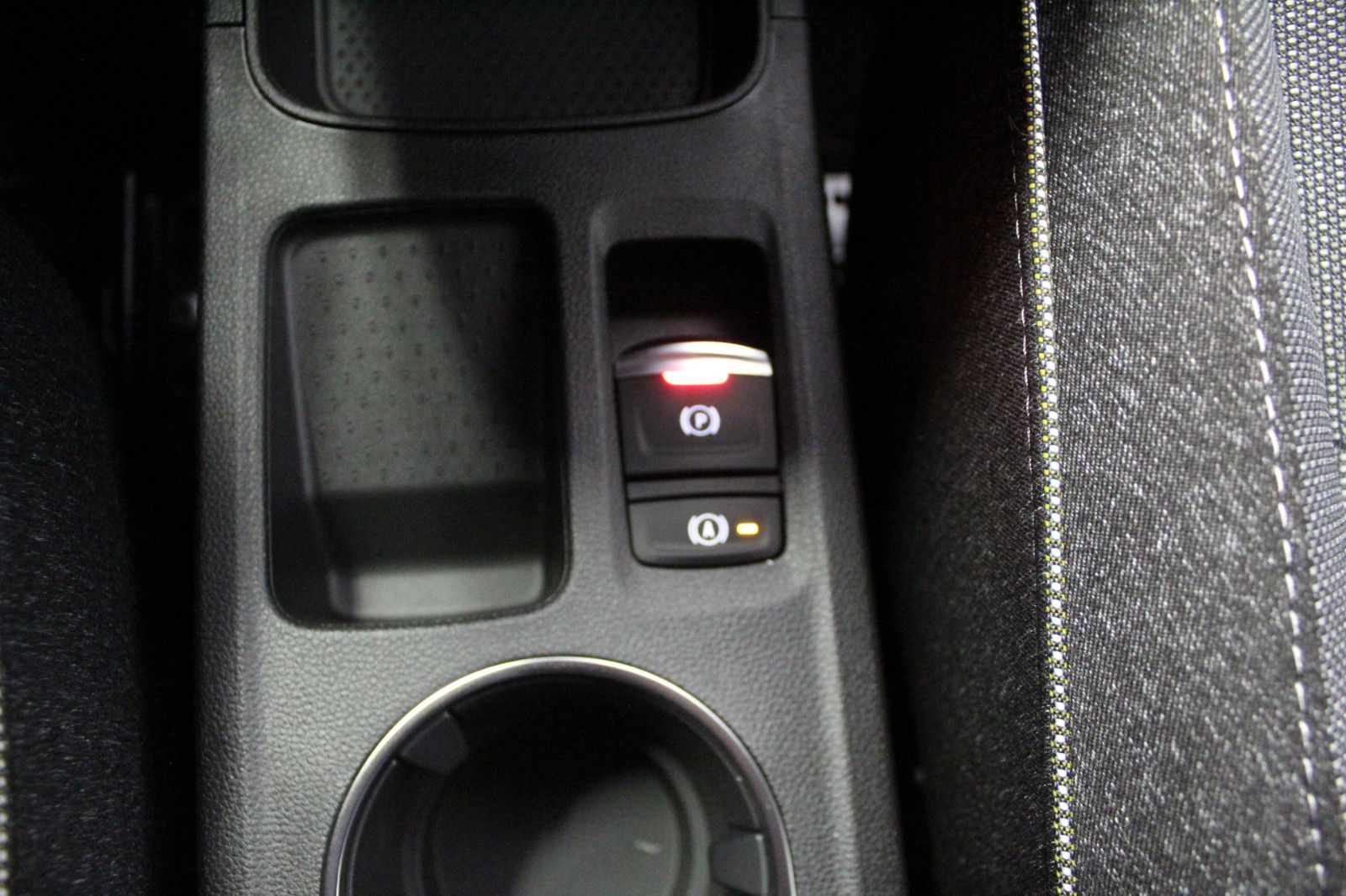 Fahrzeugabbildung Renault Captur Full Hybrid E-Tech 160 Techno *Winterp.*