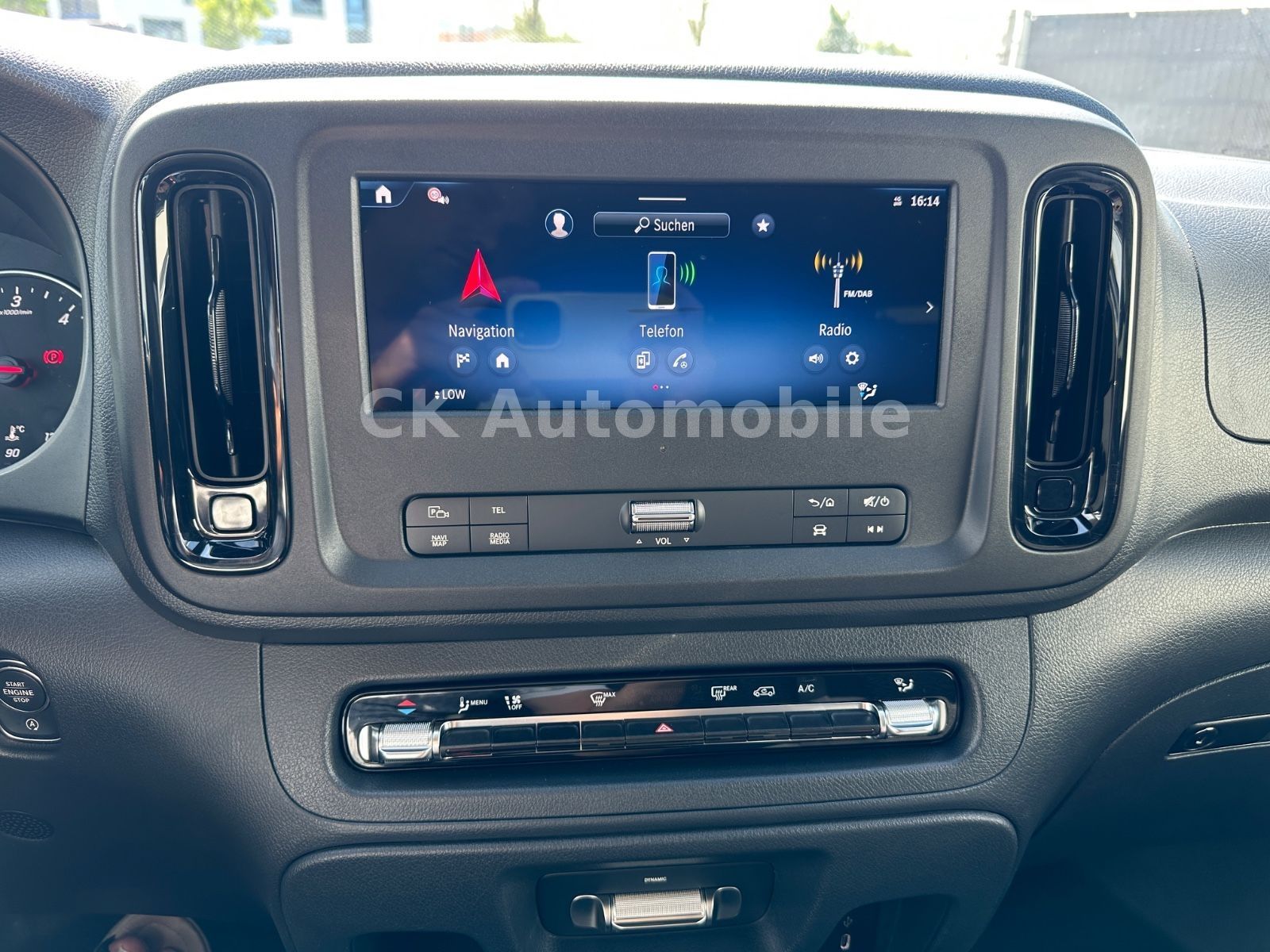 Fahrzeugabbildung Mercedes-Benz Vito Tourer 119 PRO lang/9 Sitze/Navi/LED/Kamera