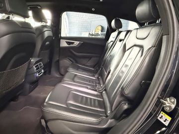 Audi Q7 - 11