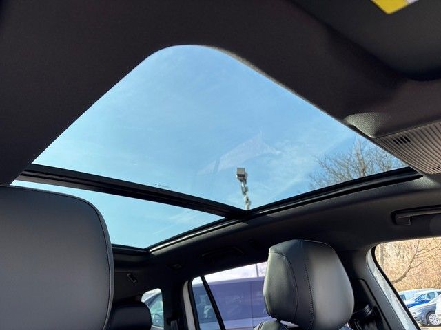 Fahrzeugabbildung Volkswagen Tayron 1.5eHybrid DSG R-LINE AHK+LEDER+PANO+20"+