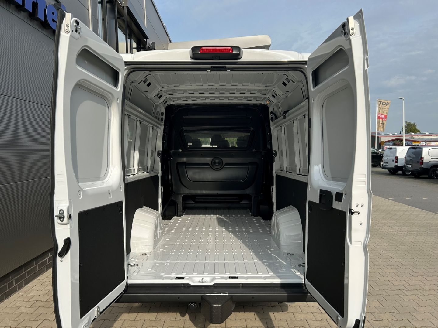 Fahrzeugabbildung Fiat Ducato H2 Kastenwagen 35 L4H2 140 Multijet Maxi