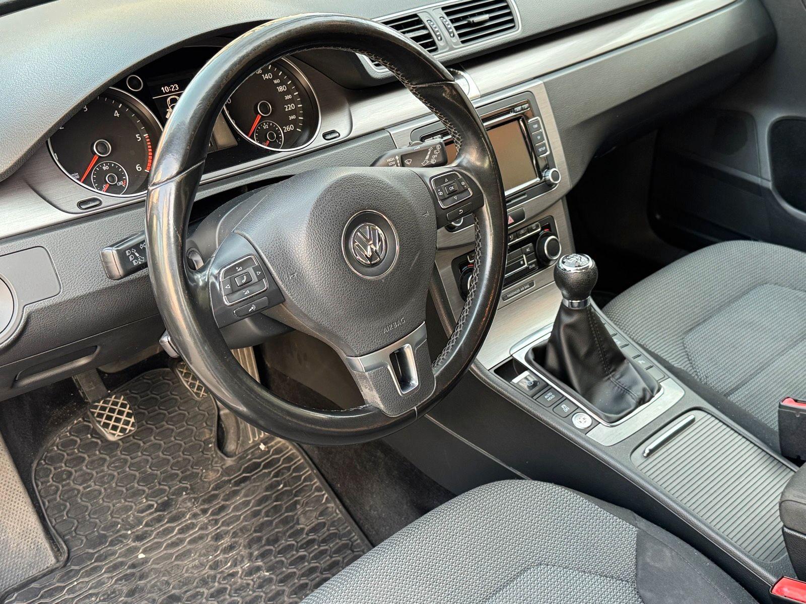 Volkswagen Passat 2011 — photo 9